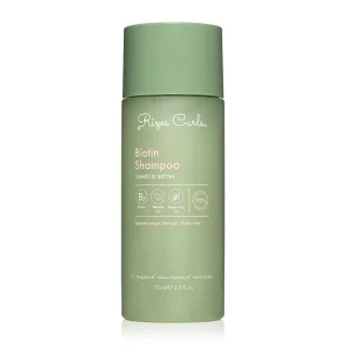 Champú con biotina en formato de viaje